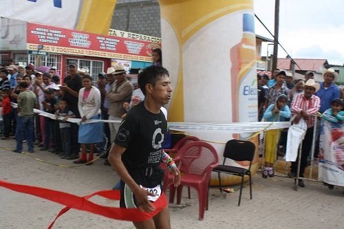 Sivino Cubesare, entrando vencedor del Ultramaratón de los Cañones 2014_5