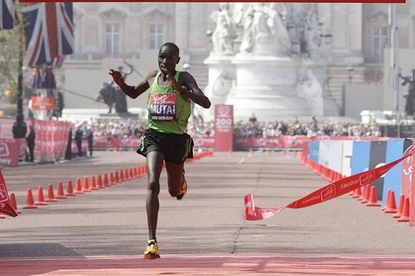 emmanuel-mutai-posee-segunda-mejor-marca-mundial-maraton-historia-1423051547067